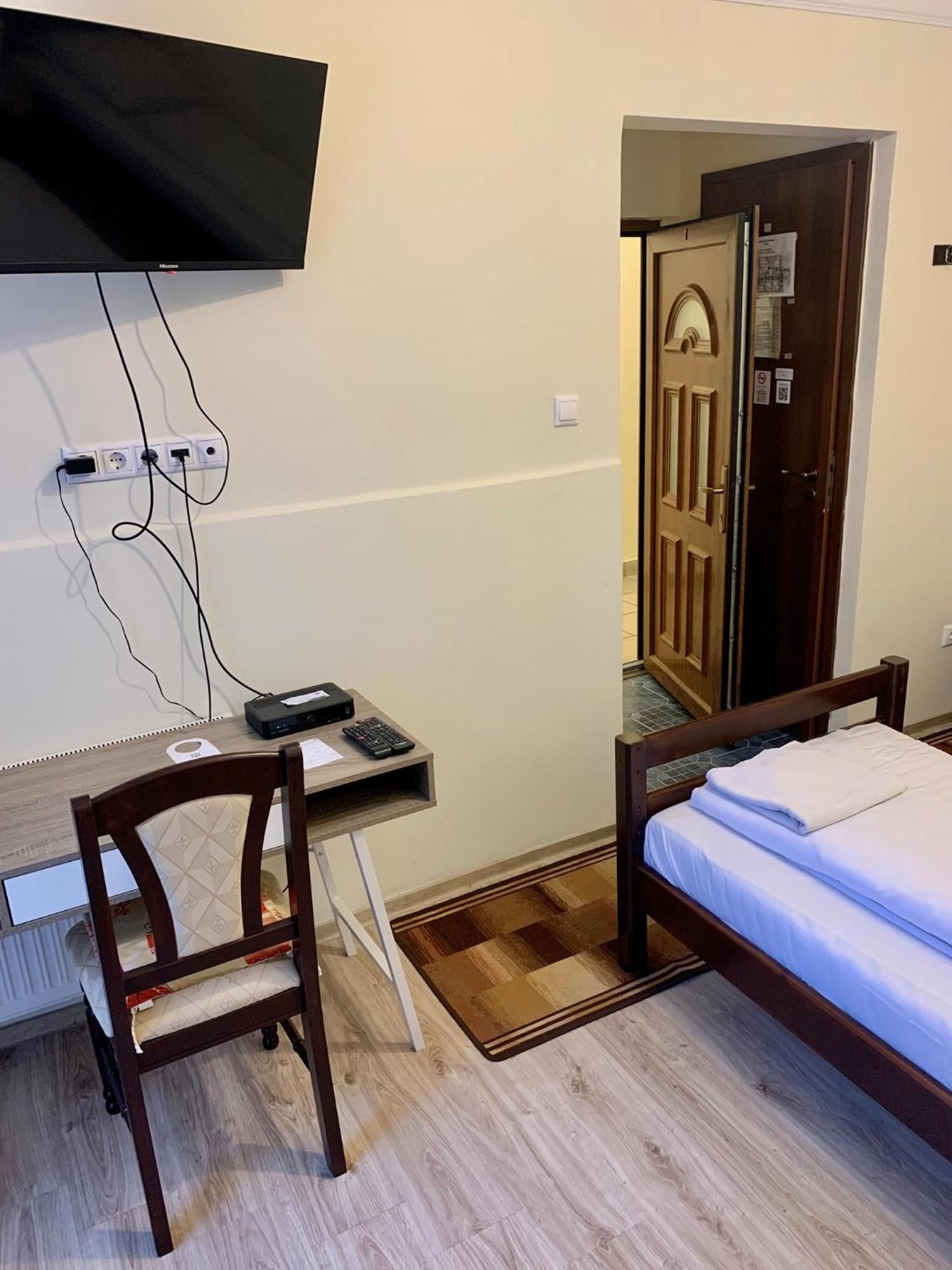 Aranykorona Hotel *