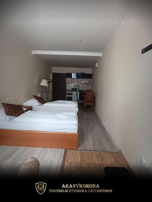 Aranykorona Hotel *